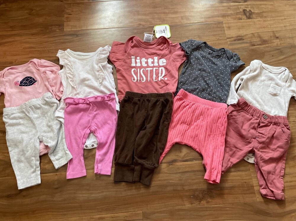 Baby girl Clothing Lot Size 0-3 months, Mix Brands